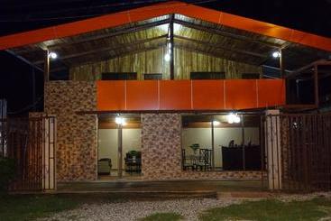 בית מלון כפרי Y Restaurante El Teca