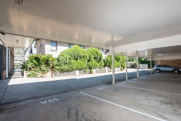 فندق على الطريق Jacaranda Place Motor Inn