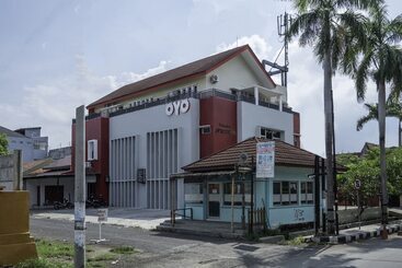 هتل Oyo 2132 Pondok Avicenna