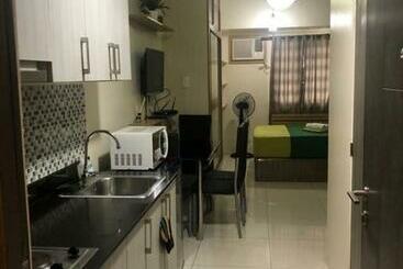 Stays At Green Residences 1 Bedroom With Complimentary Breakfast For 2