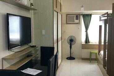Stays At Green Residences 1 Bedroom With Complimentary Breakfast For 2