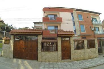 پانسیون Ego 2 Guesthouse