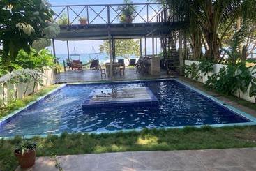 هاستل Hostal Hilltop Capurgana