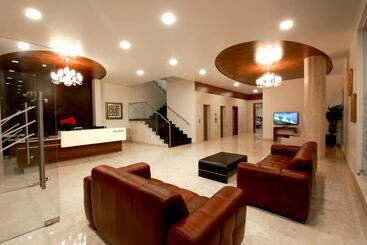 فندق Palguni Residency