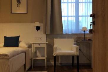 تختخواب و صبحانه Erhardt Superior Rooms