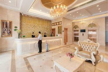 Vienna Hotel Shenzhen Baoneng City Plaza