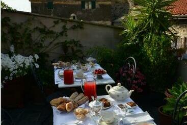 La Terrazza Di Vico Olivi B&b
