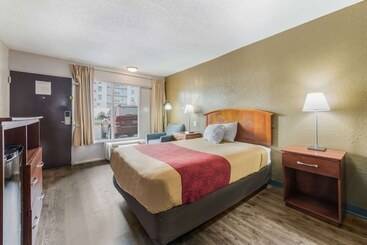בית מלון כפרי Econo Lodge Salisbury