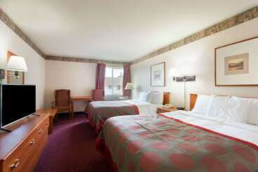 هتل Ramada By Wyndham Seatac Airport North