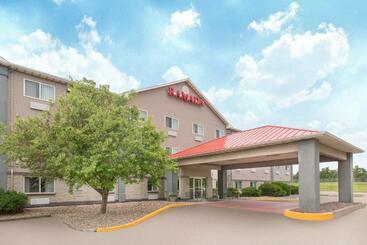 هتل Ramada Limited Bismarck