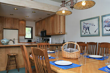 هتل Storm Meadows Townhomes