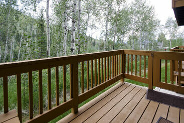 هتل Storm Meadows Townhomes