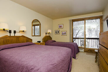 هتل Storm Meadows Townhomes