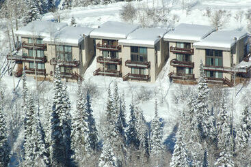 هتل Storm Meadows Townhomes