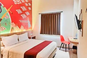 Front One Hotel Nganjuk