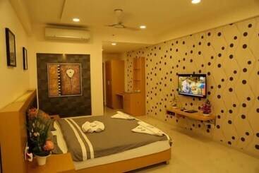 فندق Iroomz Nakshatralr