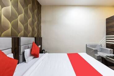 ホテル Shree Balaji Palace By Oyo Rooms