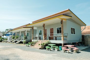 هتل Baan Chalong