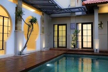 민박 Akanaka Petitenget Bali