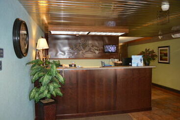 هتل Grand Forks Travelodge