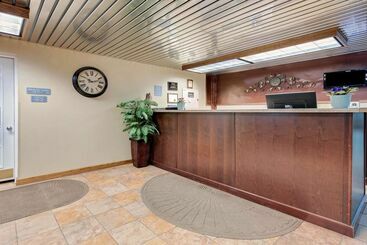 هتل Grand Forks Travelodge
