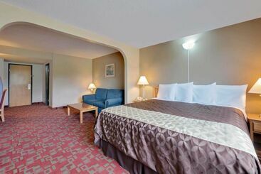 هتل Grand Forks Travelodge