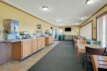 هتل Grand Forks Travelodge