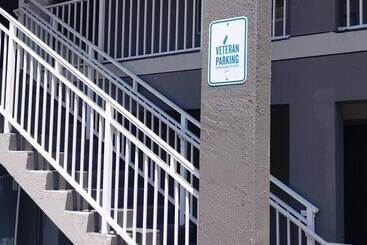 Super 8 Motel By Wyndham Near Fort Lauderdale Arpt