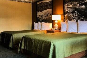 هتل Super 8 By Wyndham Lake George/downtown