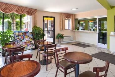 هتل Super 8 By Wyndham Los Angeles/alhambra
