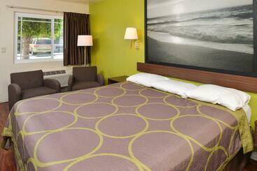 هتل Super 8 By Wyndham Los Angeles/alhambra