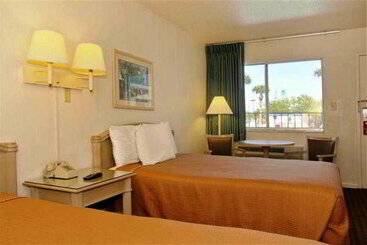 모텔 Super 8 By Wyndham Kissimmee