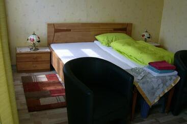 ホテル Gasthaus Zur Traube