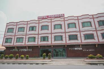 هتل Reddoorz Plus Near Tugu Tari Thehok Jambi