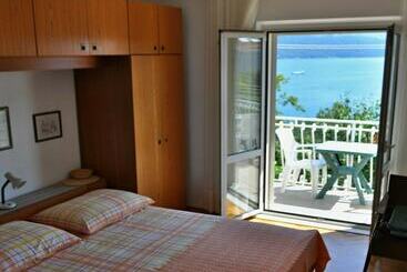 פנסיון Guest House Palm Street