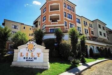 هتل Lily Beach Resort