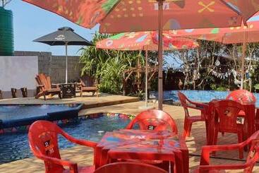 הוסטל Mozbevok Coconut View Resort