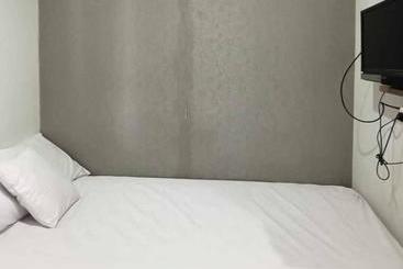 هتل Aimer Guest House Syariah Mitra Reddoorz