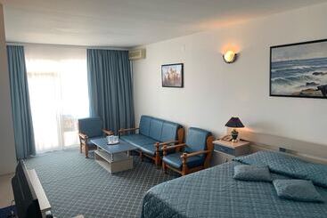 هتل Palace Beach Resort