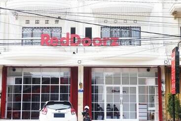 בית מלון כפרי Reddoorz @ Jalan Tanjung Blitar