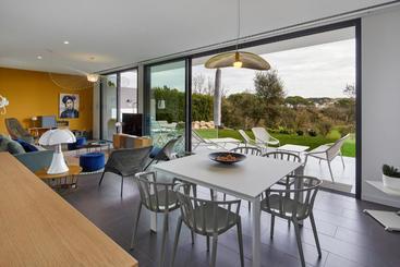 استراحتگاه Holiday Rentals At Pga Catalunya