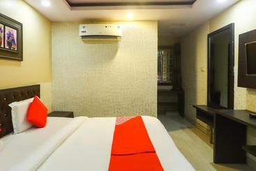 בית מלון כפרי Oyo 74639  Aman Palace