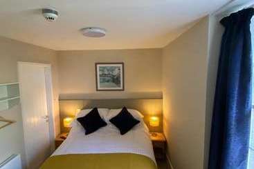 هتل The George Inn