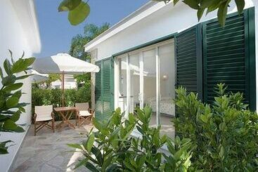 هتل Esperidi Resort Village