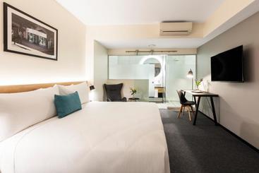 هتل Room @ 89 Courtenay Place