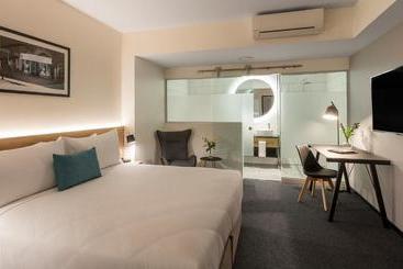 هتل Room @ 89 Courtenay Place