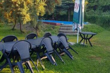 Napraforgó Apartmanok