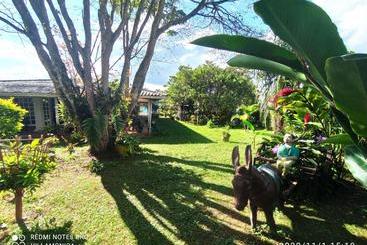 هتل Villa Monica