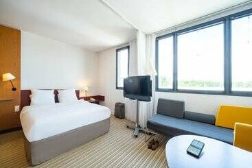 B&B HOTEL Calais Terminal Cité de l'Europe 4 étoiles