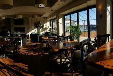酒店 Cohasset Harbor Resort